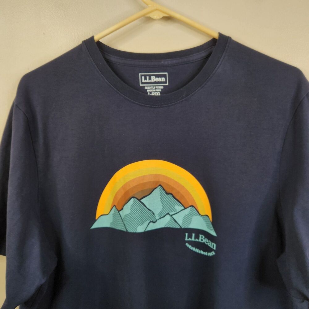 L.L. Bean Mens Slightly Fitted Short Sleeve Rainbow Mountain Graphic Tee L Reg - Picture 2 of 6